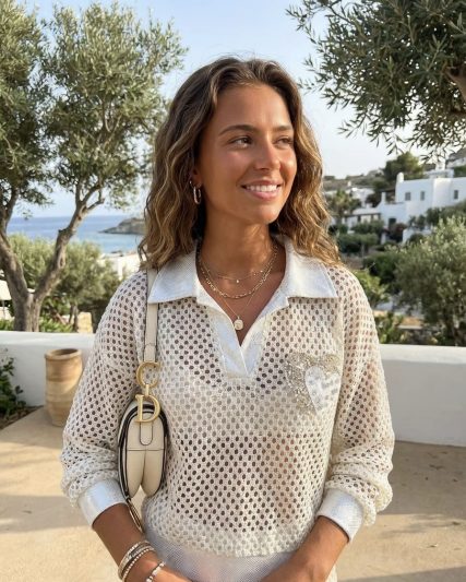 Champagne crochet v-neck collar with sequin heart detail ( size 8-12)